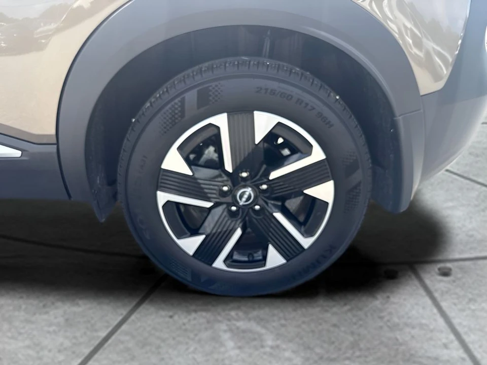 2025 Nissan Kicks - Image 22 of 23