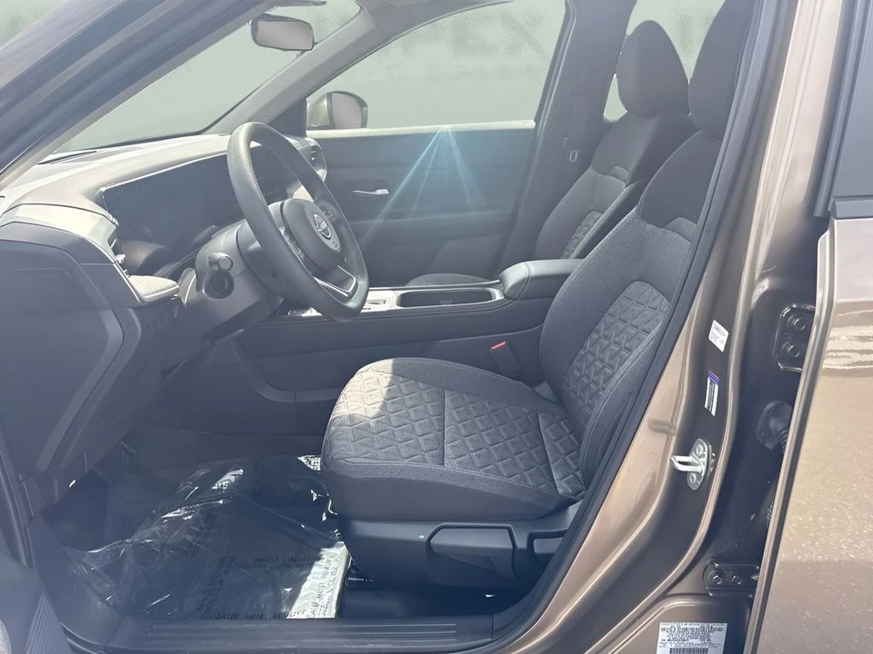 2025 Nissan Kicks - Image 6 of 23