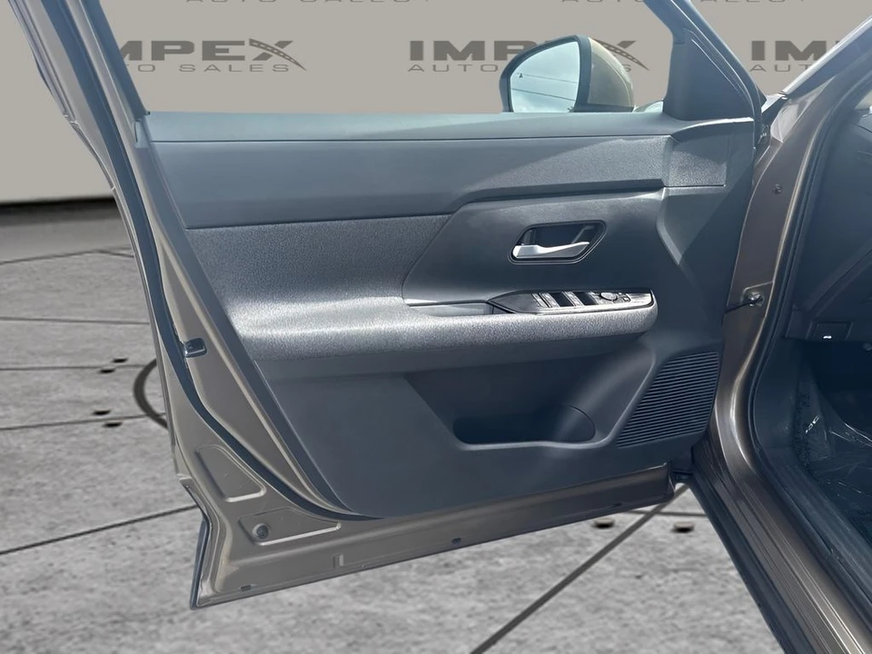 2025 Nissan Kicks - Image 16 of 23