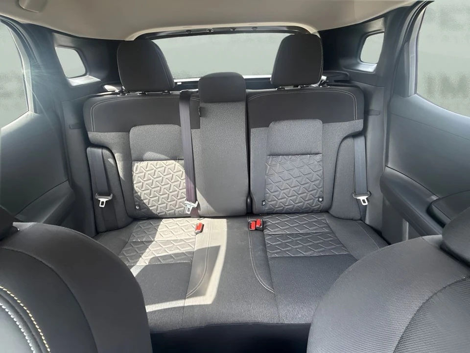 2025 Nissan Kicks - Image 7 of 23