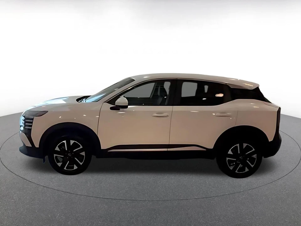 2025 Nissan Kicks - Image 12 of 31
