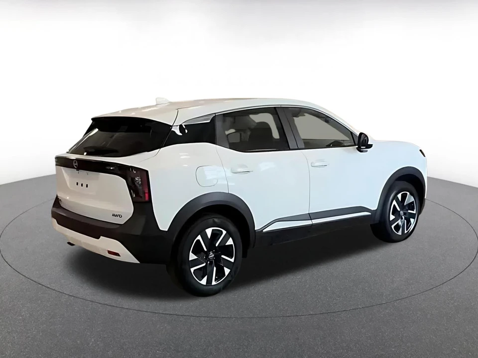 2025 Nissan Kicks - Image 14 of 31