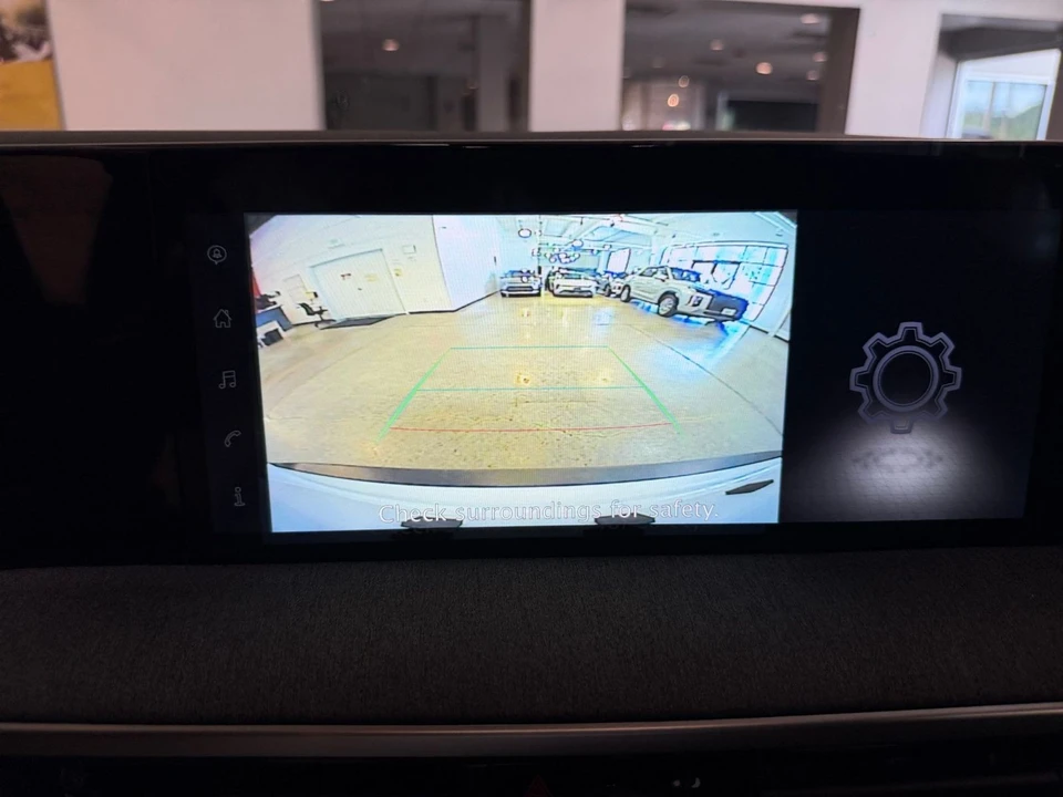 2025 Nissan Kicks - Image 25 of 31
