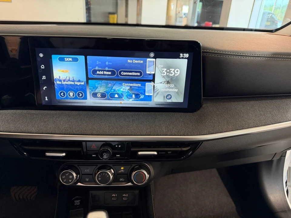 2025 Nissan Kicks - Image 19 of 31
