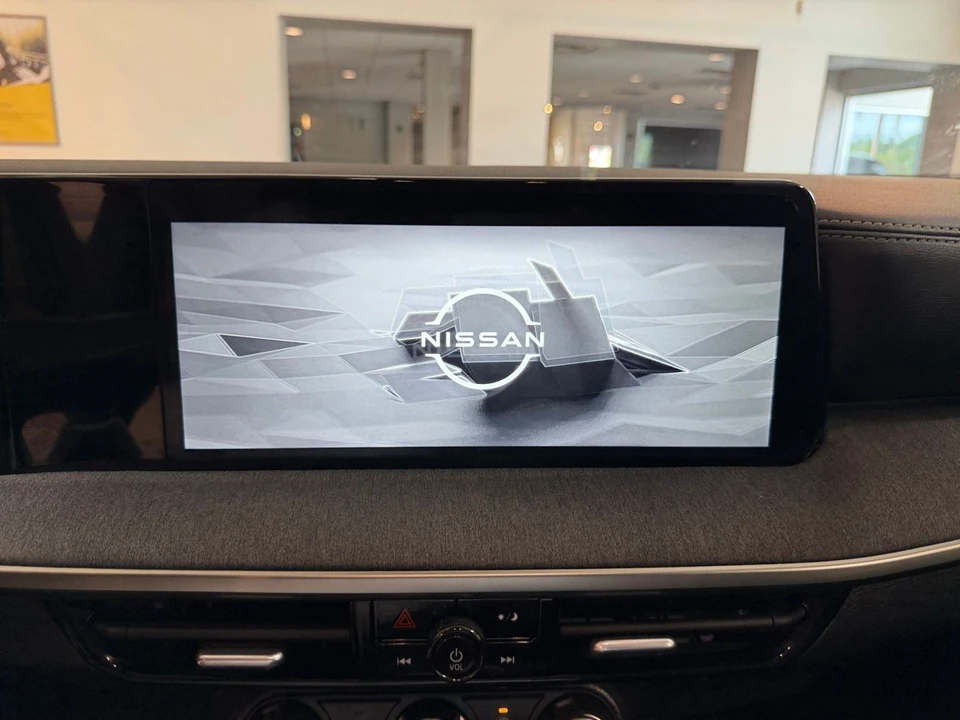 2025 Nissan Kicks - Image 22 of 31