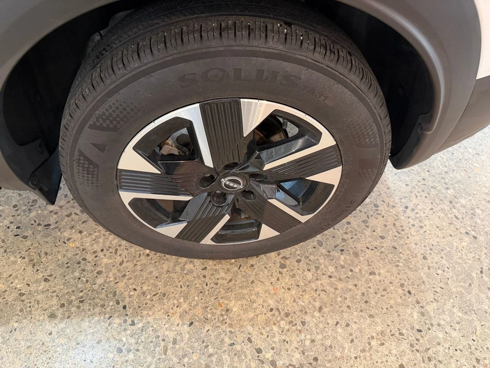 2025 Nissan Kicks - Image 31 of 31