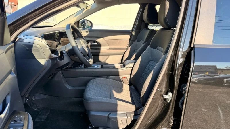 2025 Nissan Kicks - Image 12 of 12