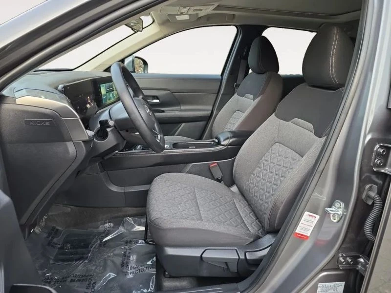 2025 Nissan Kicks - Image 9 of 12