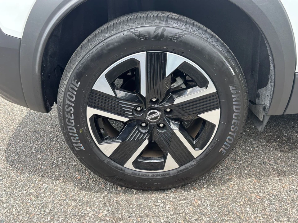 2025 Nissan Kicks - Image 29 of 31