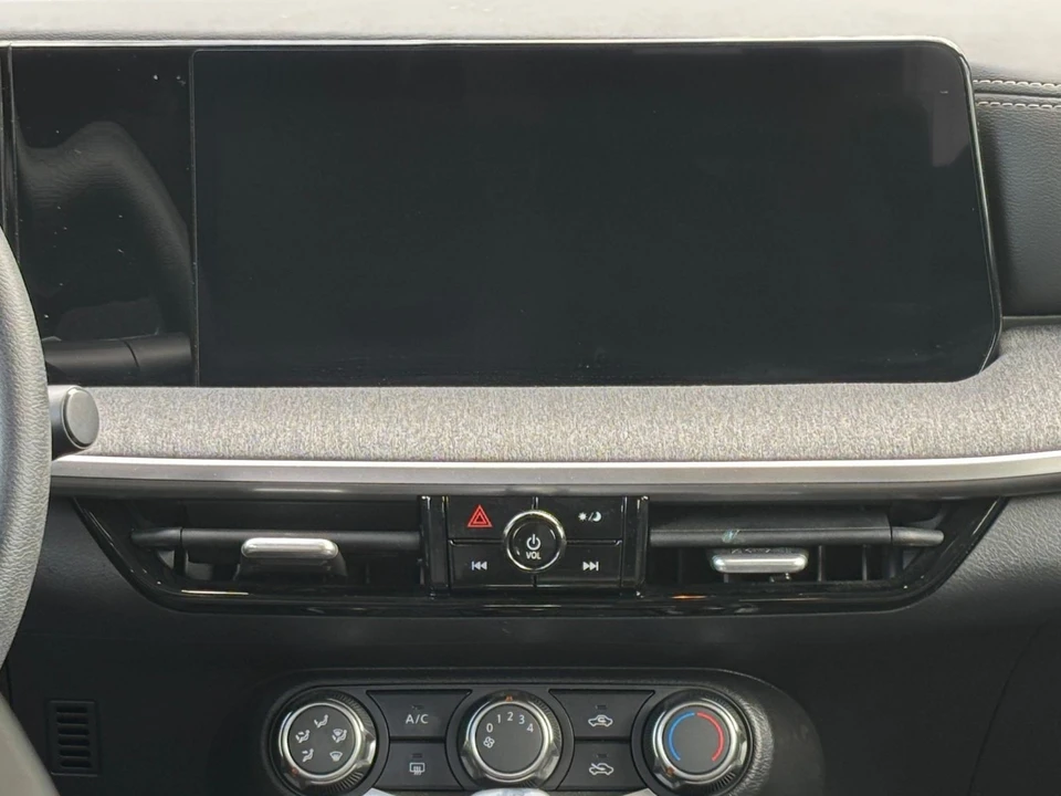 2025 Nissan Kicks - Image 21 of 31