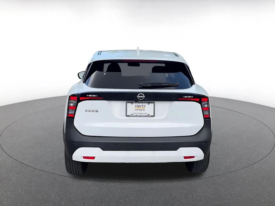 2025 Nissan Kicks - Image 12 of 31