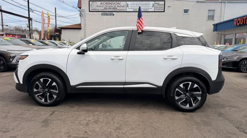 2025 Nissan Kicks - Image 10 of 12