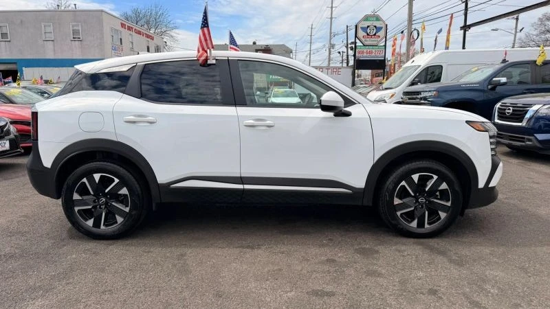 2025 Nissan Kicks - Image 11 of 12