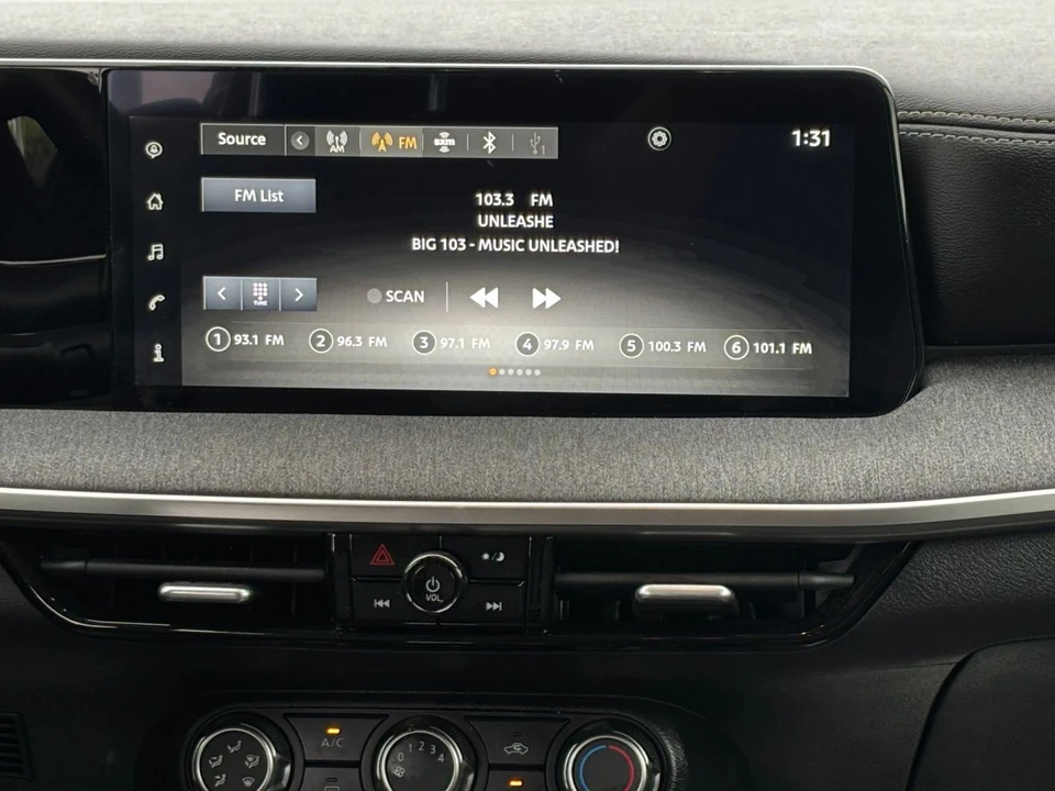 2025 Nissan Kicks - Image 19 of 31