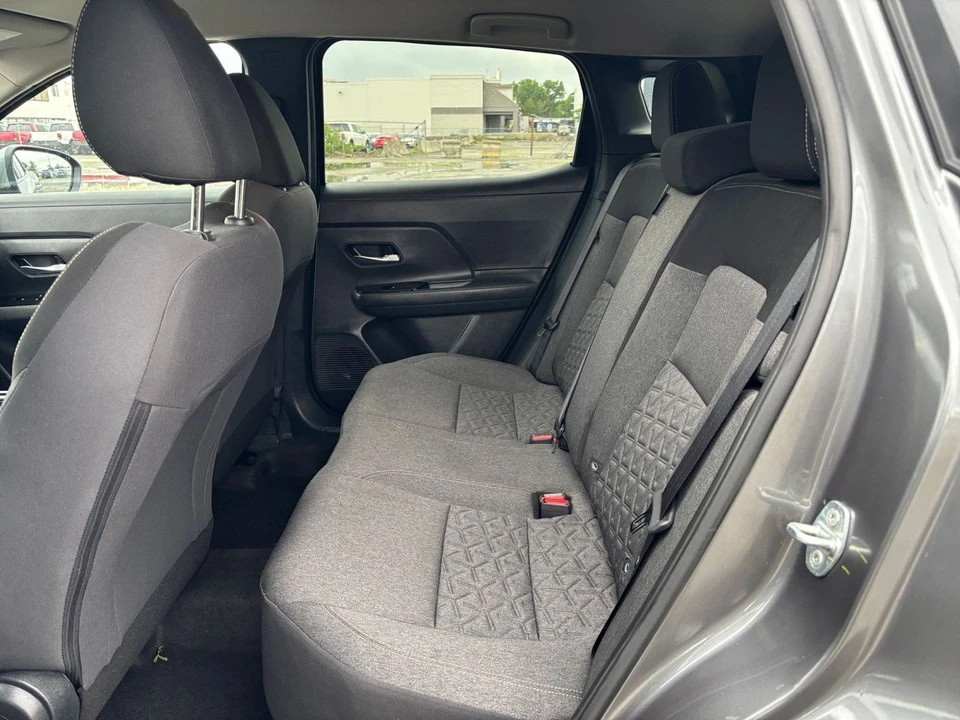 2025 Nissan Kicks - Image 23 of 31
