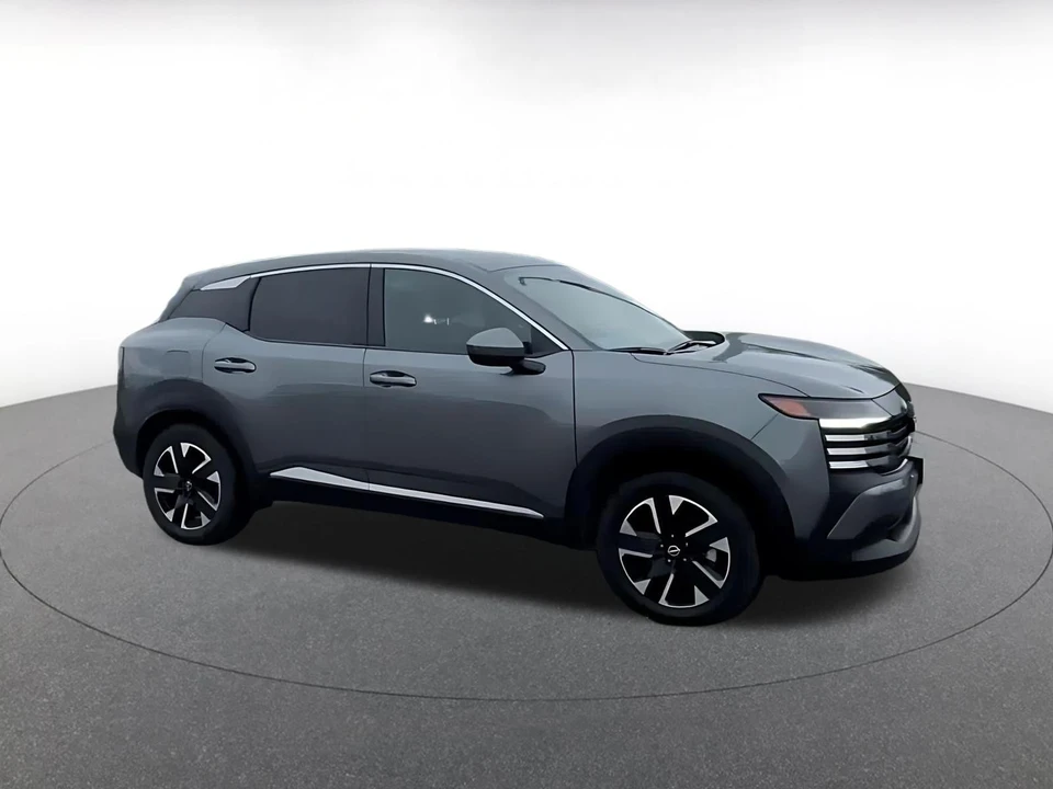 2025 Nissan Kicks - Image 2 of 31