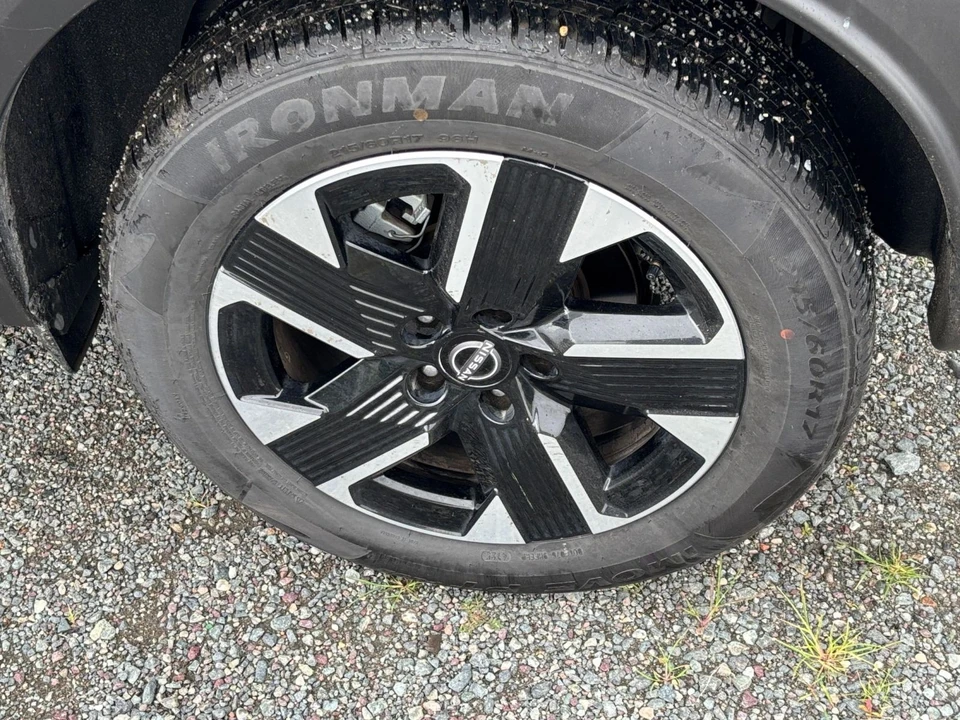 2025 Nissan Kicks - Image 26 of 31