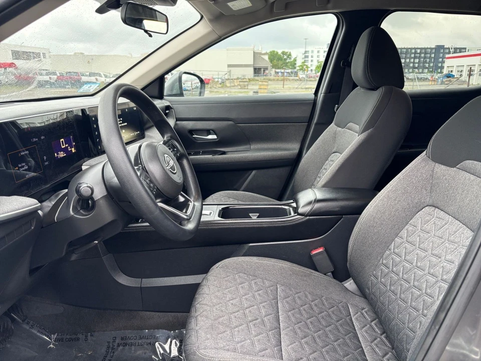 2025 Nissan Kicks - Image 24 of 31
