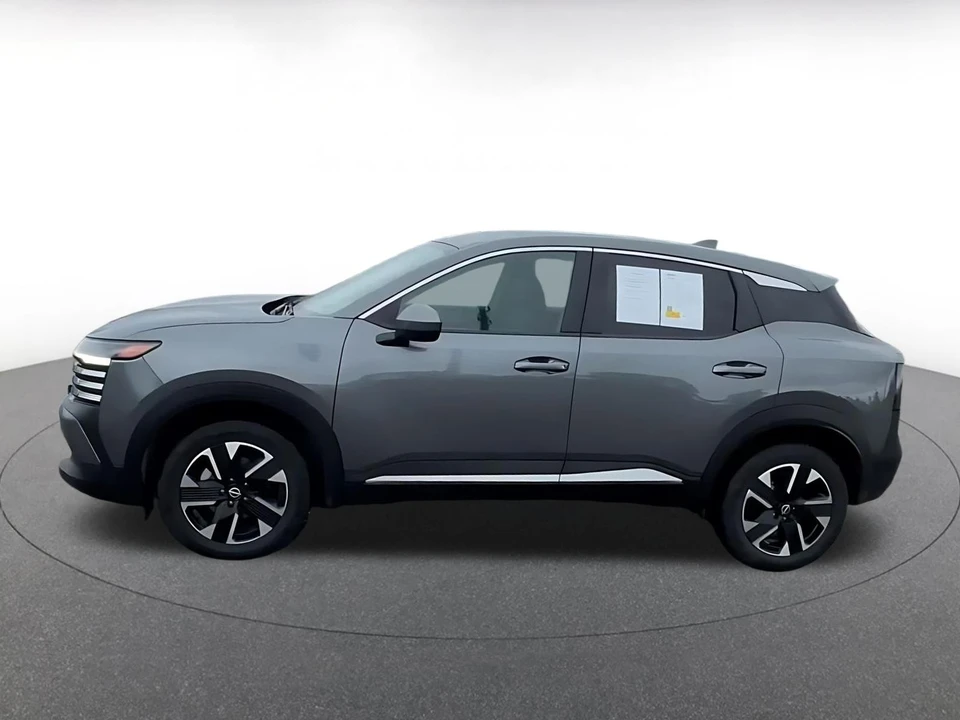 2025 Nissan Kicks - Image 12 of 31