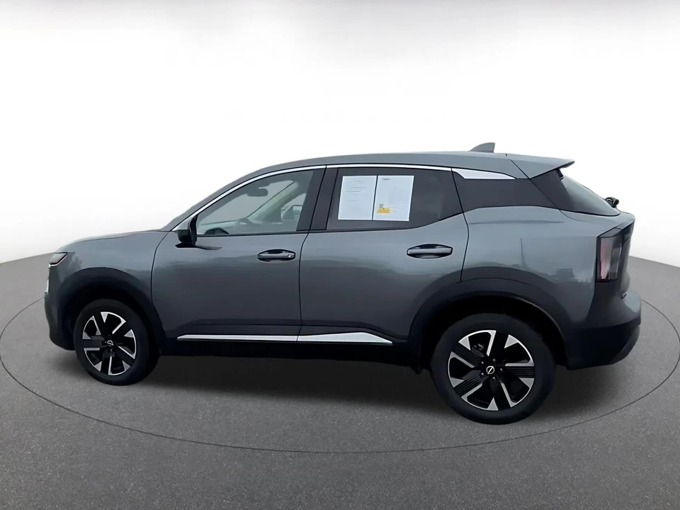 2025 Nissan Kicks - Image 13 of 31