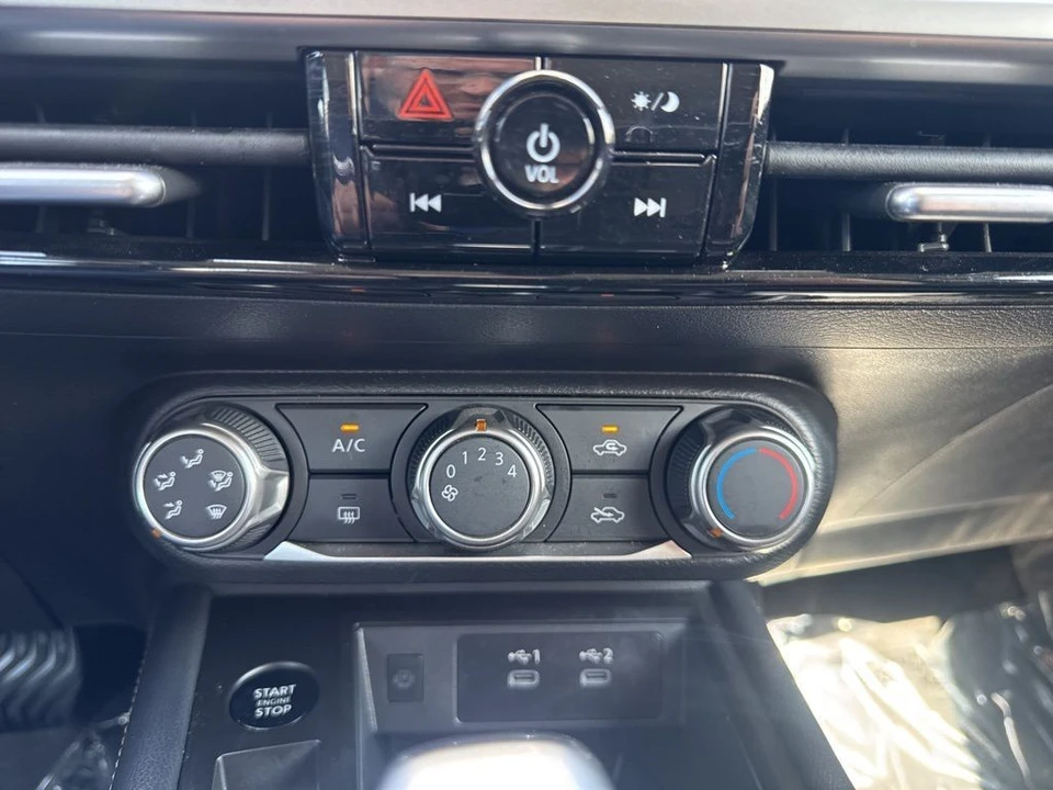 2025 Nissan Kicks - Image 19 of 31
