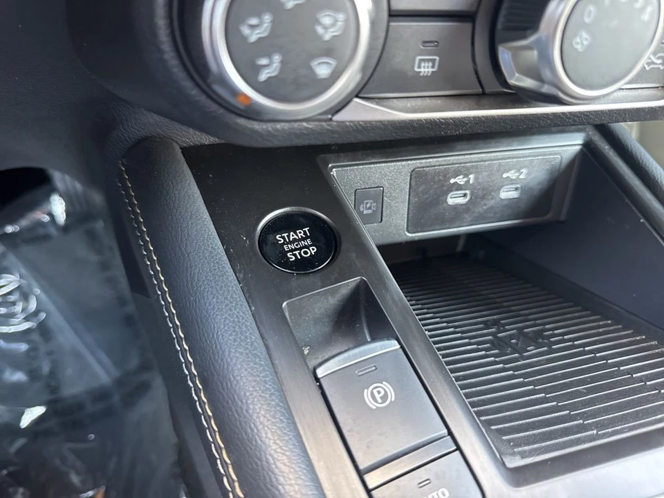 2025 Nissan Kicks - Image 20 of 31