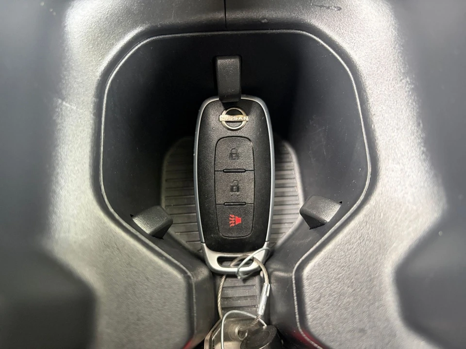 2025 Nissan Kicks - Image 23 of 31