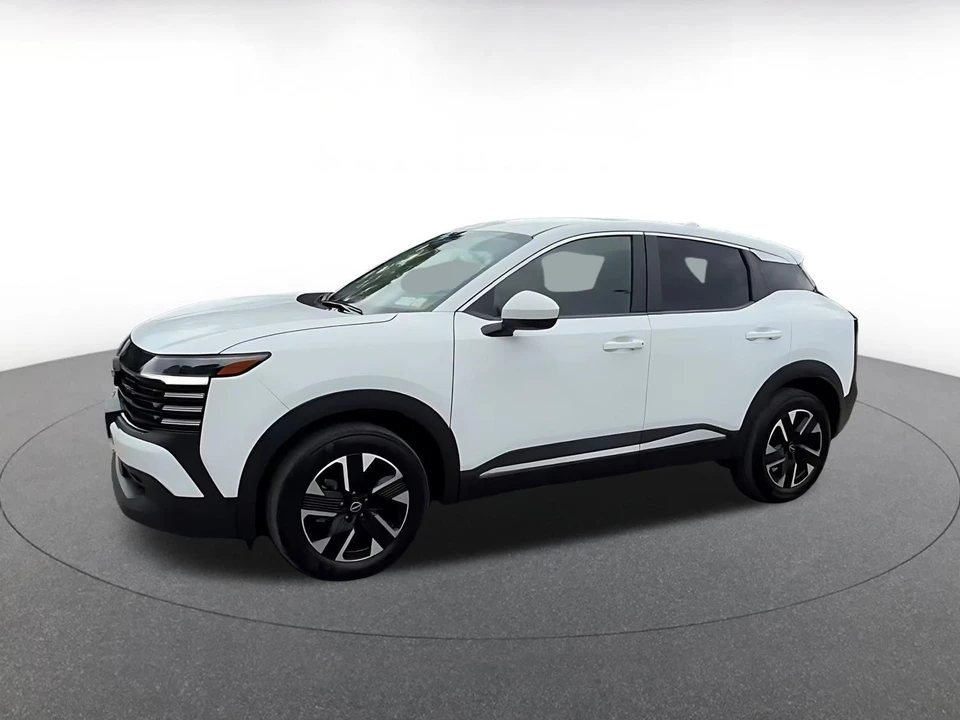 2025 Nissan Kicks - Image 9 of 31