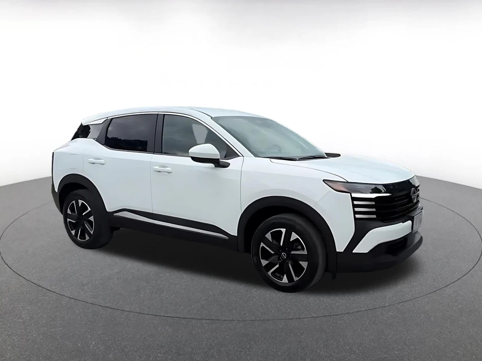 2025 Nissan Kicks - Image 2 of 31
