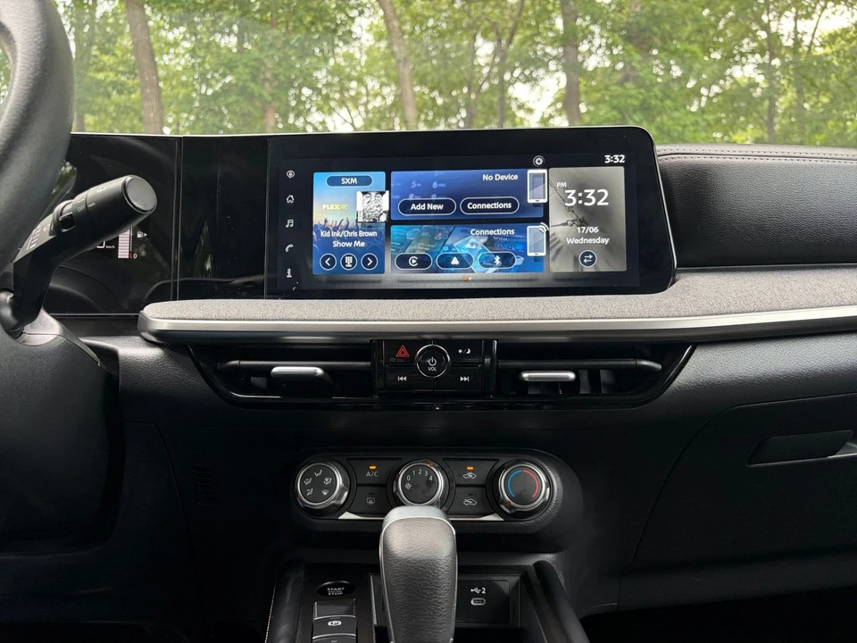 2025 Nissan Kicks - Image 19 of 31