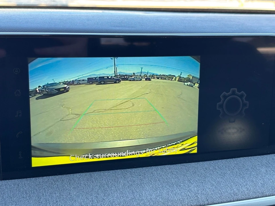 2025 Nissan Kicks - Image 23 of 31