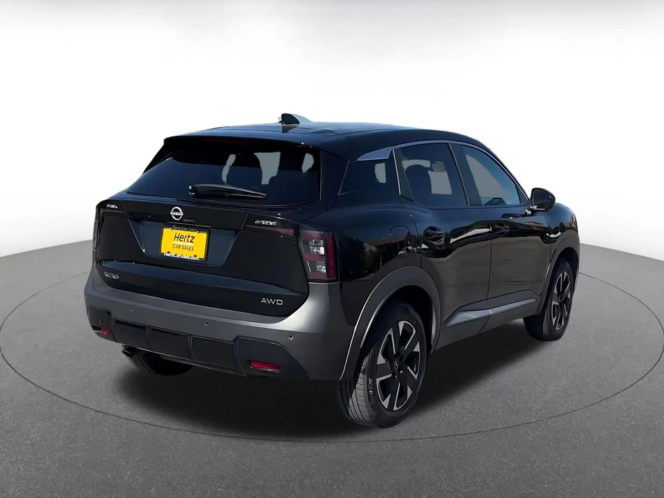 2025 Nissan Kicks - Image 16 of 31