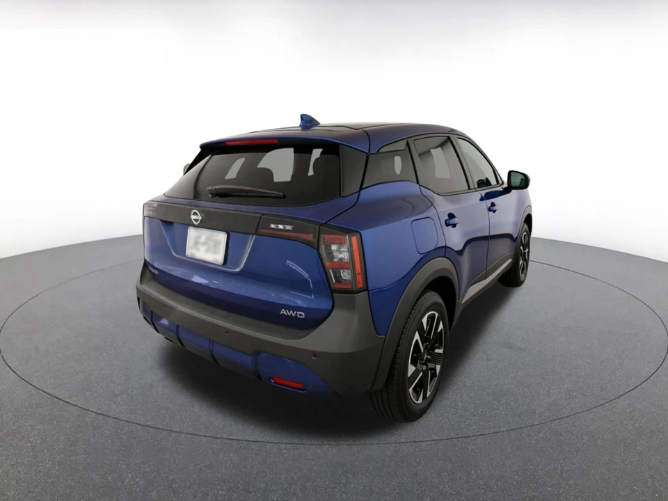 2025 Nissan Kicks - Image 12 of 23