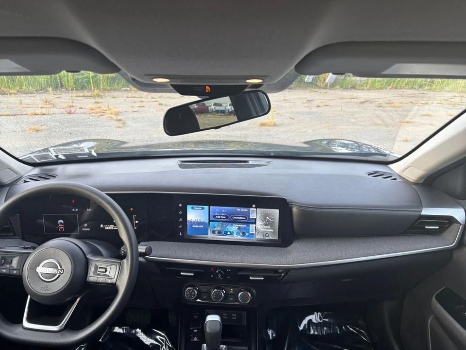 2025 Nissan Kicks - Image 30 of 31
