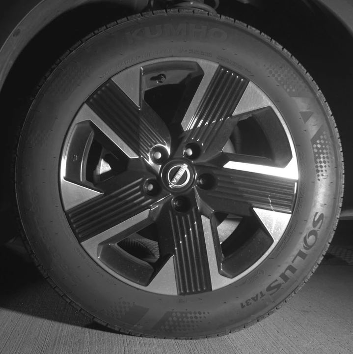 2025 Nissan Kicks - Image 16 of 23