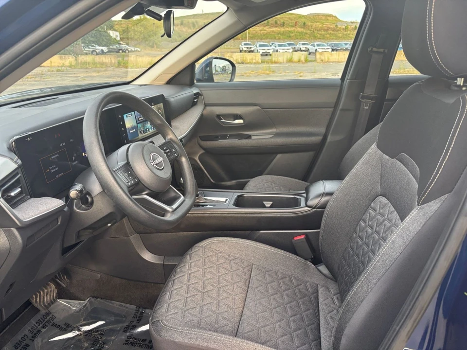 2025 Nissan Kicks - Image 23 of 31