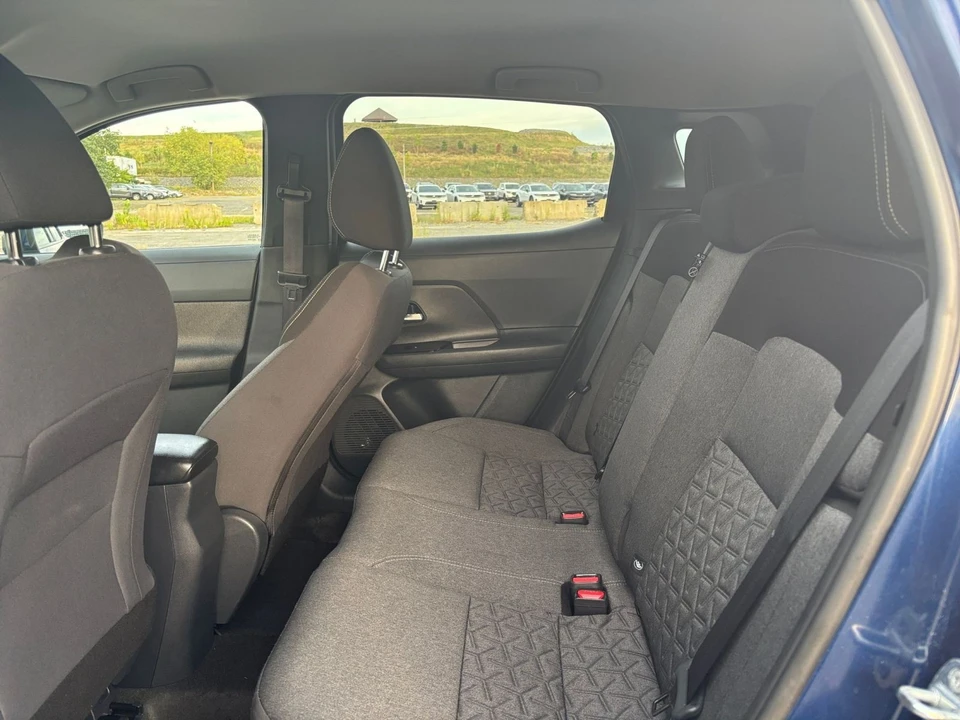 2025 Nissan Kicks - Image 22 of 31