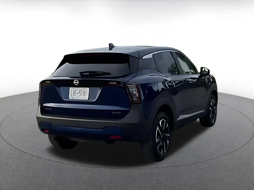 2025 Nissan Kicks - Image 16 of 31