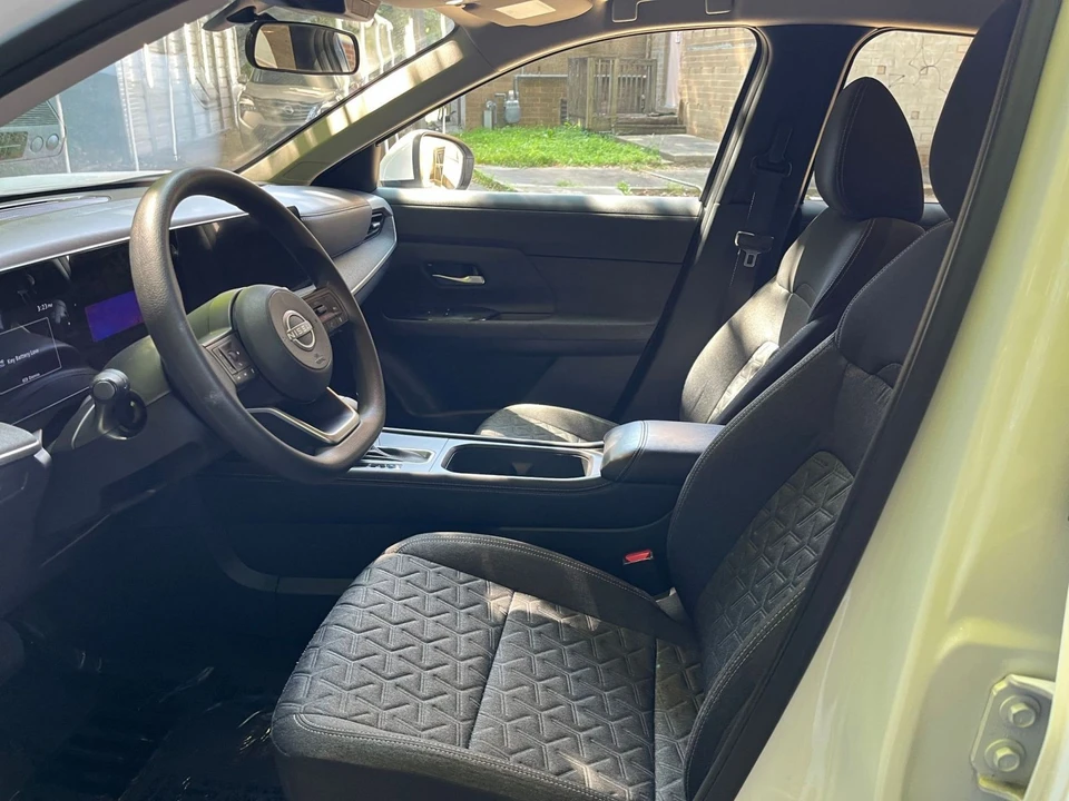 2025 Nissan Kicks - Image 26 of 31