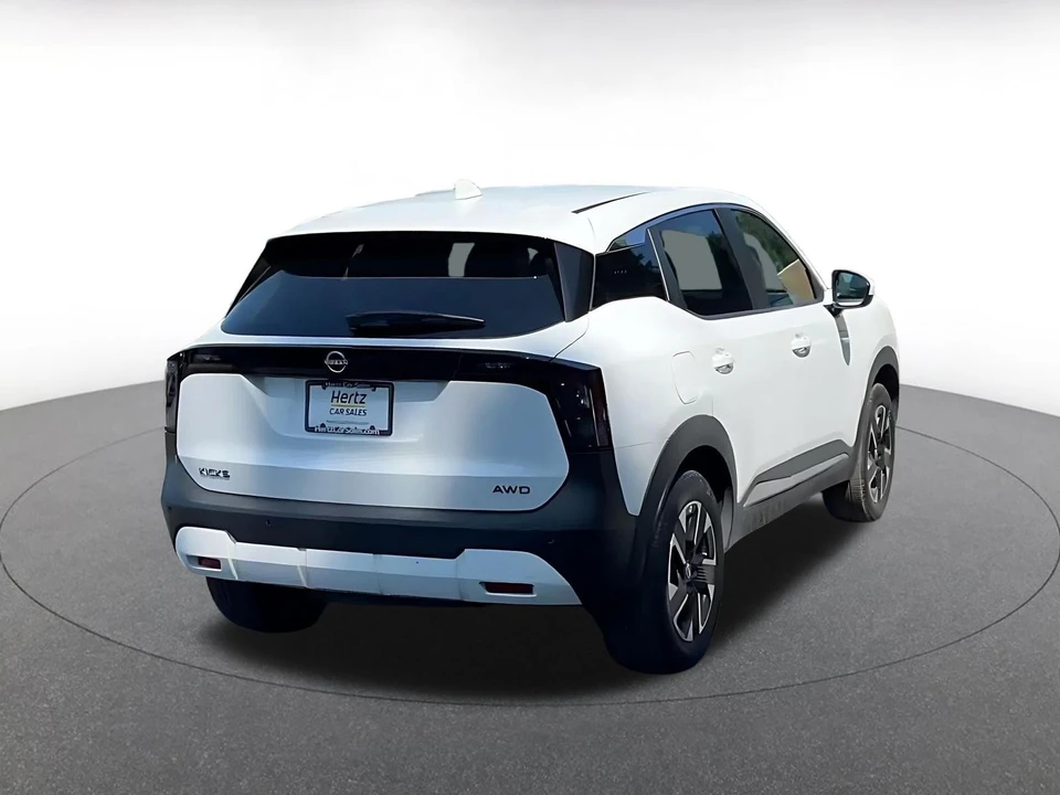 2025 Nissan Kicks - Image 17 of 31