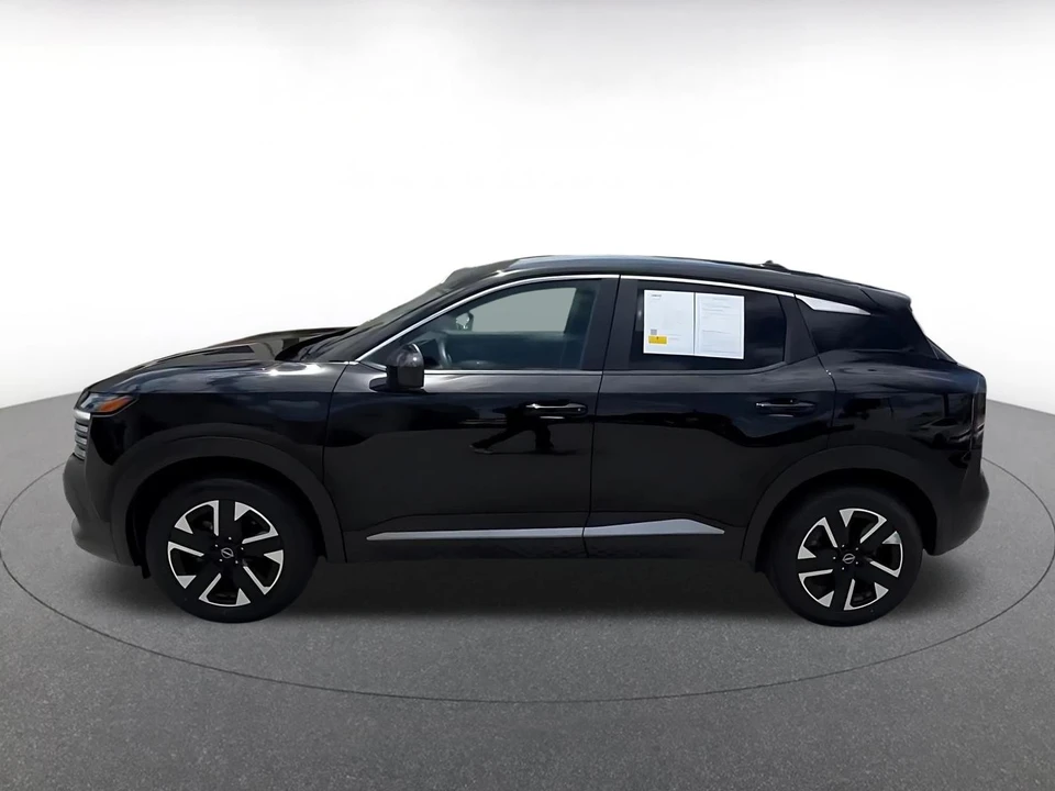 2025 Nissan Kicks - Image 12 of 31