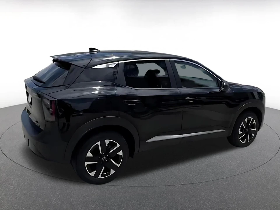2025 Nissan Kicks - Image 11 of 31