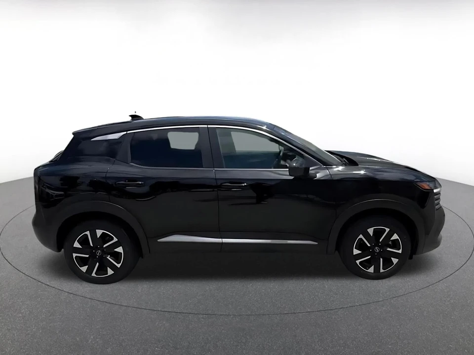 2025 Nissan Kicks - Image 17 of 31