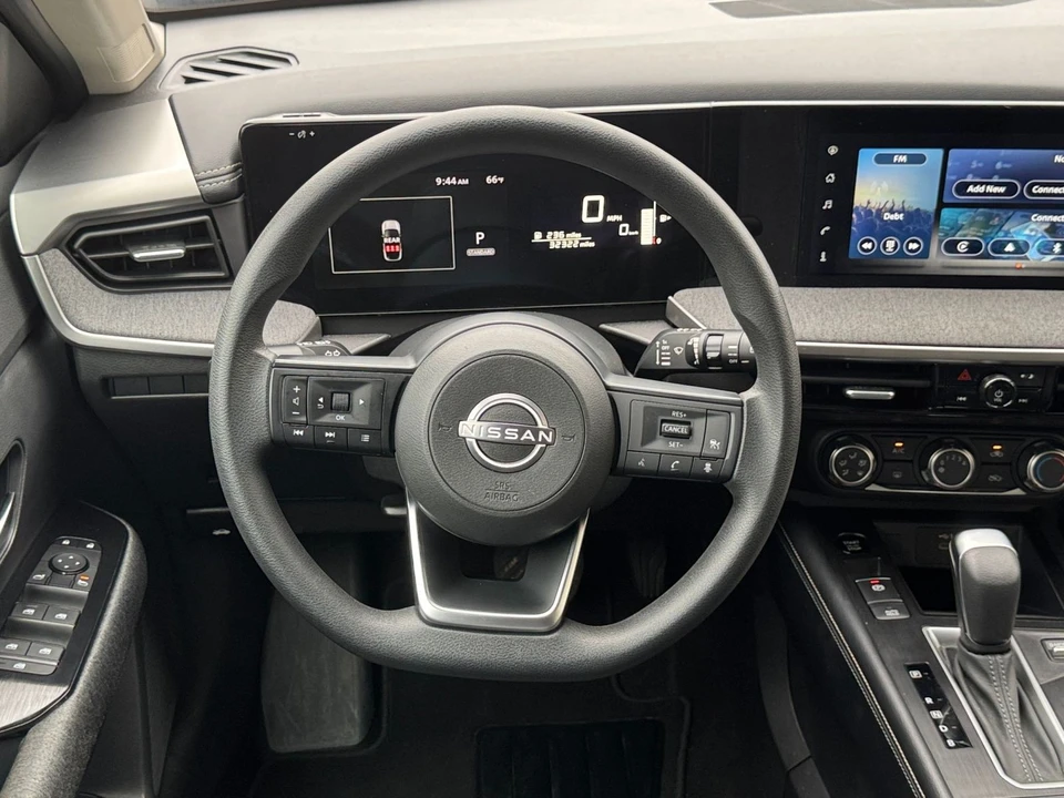 2025 Nissan Kicks - Image 27 of 31