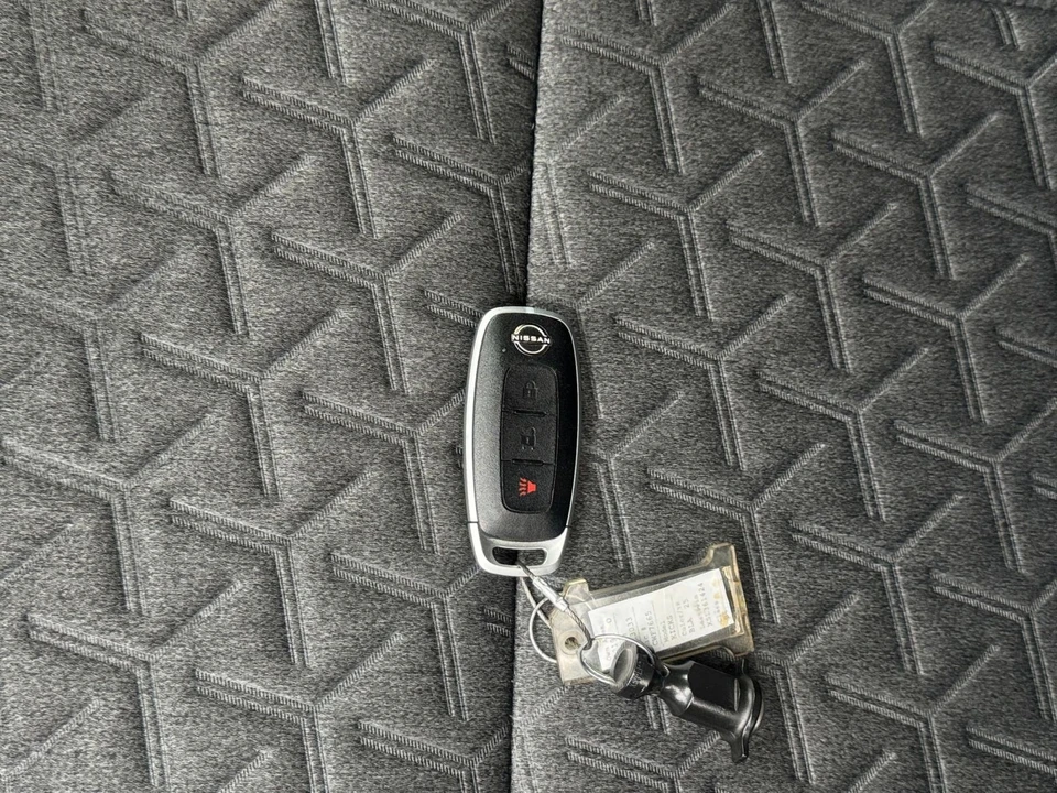 2025 Nissan Kicks - Image 22 of 31