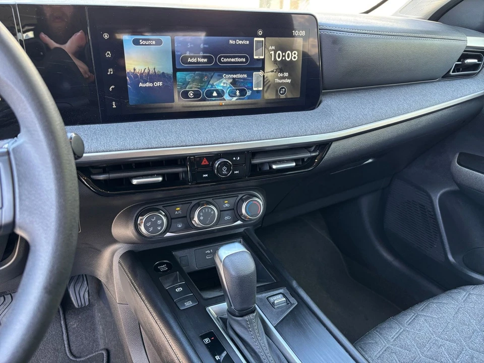 2025 Nissan Kicks - Image 16 of 31