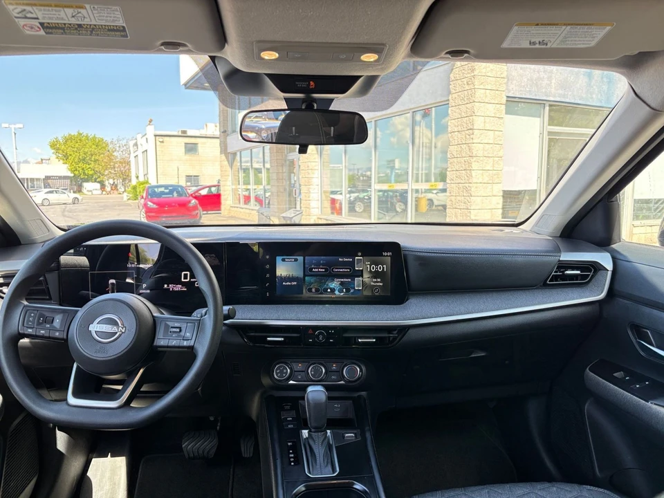 2025 Nissan Kicks - Image 28 of 31