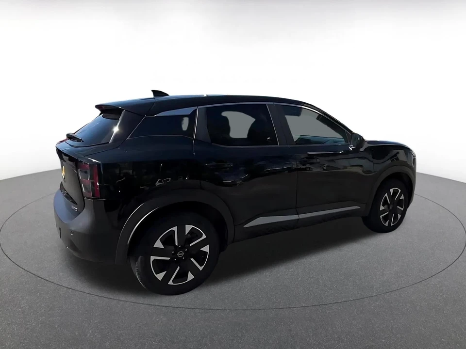2025 Nissan Kicks - Image 15 of 31