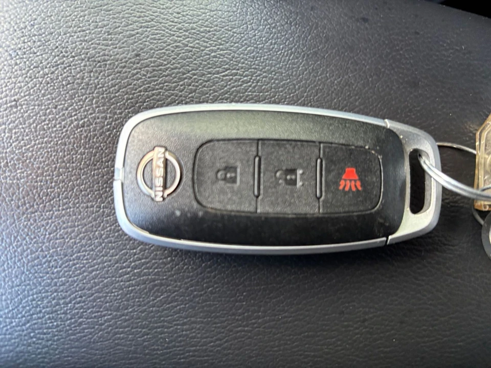 2025 Nissan Kicks - Image 19 of 31