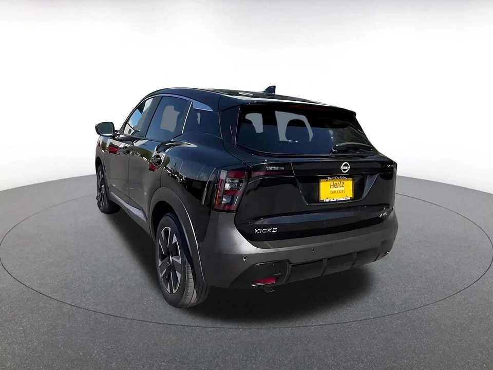 2025 Nissan Kicks - Image 11 of 31